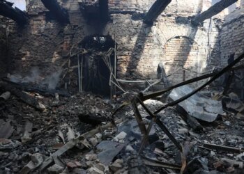 Россияне обстреляли Центральный район Херсона: есть жертвы. ВИДЕО