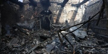 Россияне обстреляли Центральный район Херсона: есть жертвы. ВИДЕО