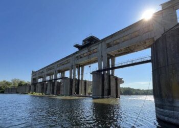 Для украинцев вводят графики водоснабжения из-за разрушения плотины на Северском Донце