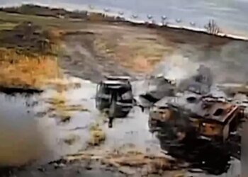 Бойцы с помощью дронов уничтожили переправу россиян. ВИДЕО