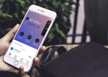 Омбудсмен начал проверку в отношении соучредителя monobank после скандала с флагом