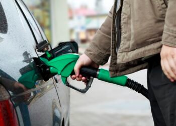 Кешбэк  на топливо запустят с 20 марта: какие сети АЗС присоединились к программе