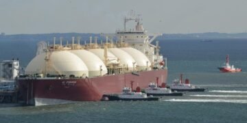 Иран ударил ракетами по крупнейшему в мире центру производства LNG. Трамп отреагировал