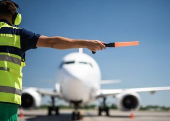В Украине создали рабочую группу по подготовке к возобновлению работы аэропортов