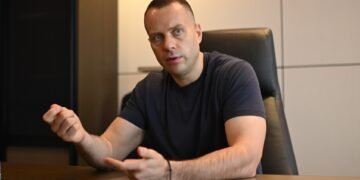 Бизнесмен Шкиль, который строит метро в Киеве, хочет купить банк