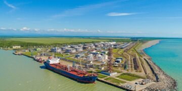 ЕС передумал вводить санкции против порта в Грузии, вовлеченного в перевалку российской нефти