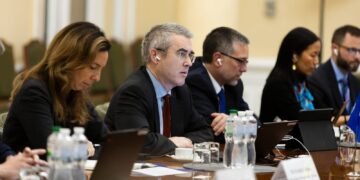 Украине придется продолжить реструктуризацию долга, иначе он будет непосильным – МВФ