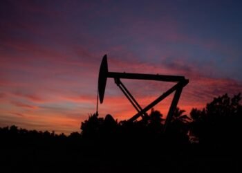 Нефть подскочила до $115 за баррель, несмотря на победные заявления Трампа