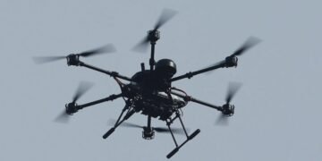 Кабмин упростил процедуры введения нового оружия и техники на вооружение