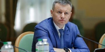 Кабмин разделил налоговый законопроект на три части: без НДС для ФОПов