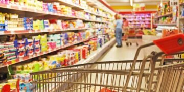 От колонки до полки. Из-за подорожания топлива начинают расти цены на продукты