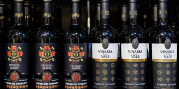 Украина ограничит импорт вина из Молдовы в ответ на эмбарго против курятины