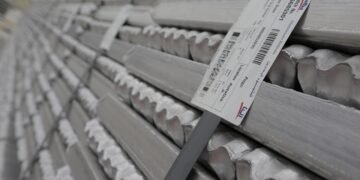 Второй на Ближнем Востоке производитель алюминия объявил форс-мажор. Цены взлетели выше $3400