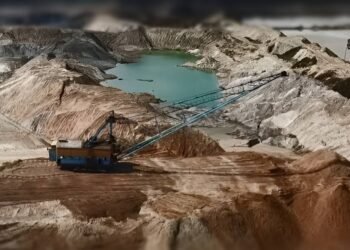 Кабмин аннулировал лицензии на три месторождения титановых руд, принадлежавших Фирташу