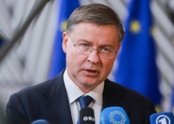 В Еврокомиссии призвали США придерживаться «потолка» цен на российскую нефть