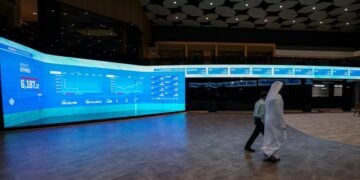 Ситуация «крайне тревожная». Банкиры в Дубае запасаются продуктами и готовятся к затяжной войне