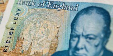 На фунтах стерлингов вместо исторических фигур появятся животные