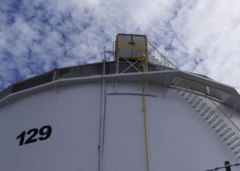 IEA одобрило крупнейшее высвобождение нефти из резервов из-за войны на Ближнем Востоке