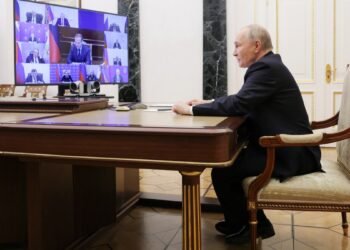 «Думают, что урезать». Россия готовится к сокращению бюджета на 10% – Reuters