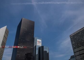 TotalEnergies приостановила добычу нефти на Ближнем Востоке: потеряно 15% производства