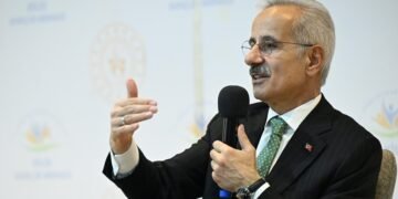 Турция заявила, что Иран позволил ее судну пройти Ормузским проливом