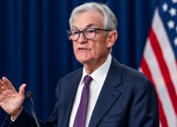 Пауэлл намекнул на готовность остаться в ФРС: это помешает планам Трампа