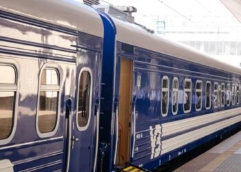 Фирменные батончики, каша с пармезаном и гранола. УЗ расширила ассортимент продукции в поездах