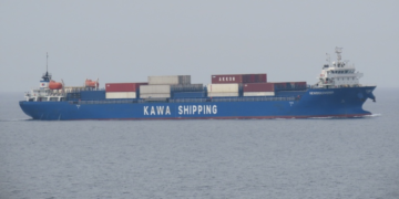 Китайское судно впервые заплатило Ирану за проход через Ормузский пролив