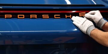 В январе-феврале украинцы уплатили более 60 млн грн автомобильного «налога на роскошь»