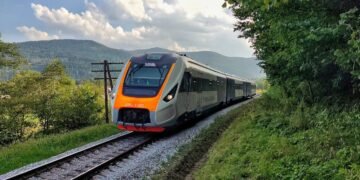 Укрзалізниця назначила дополнительные рейсы на пиковые даты и продлила один поезд в Яремче