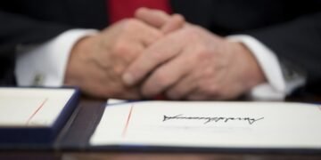 Трамп ломает 165-летнюю традицию. Подпись действующего президента впервые появится на долларах США