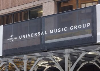 Universal Music объявила о первом в своей истории выкупе акций: Видим существенное несоответствие