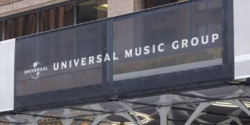 Universal Music объявила о первом в своей истории выкупе акций: Видим существенное несоответствие