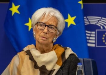 Bloomberg: Лагард опровергла оптимизм Бессента о краткосрочности последствий войны против Ирана