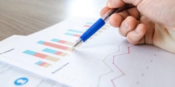 Минфину удалось опустить ставки по долларовым ОВГЗ еще почти на 0,4 п.п., по гривневым – на 0,1 п.п