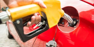 Бензин подорожал на 5 грн/л за несколько дней: эксперты прогнозируют, дойдет ли до 100 за литр