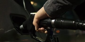 Правительство приняло программу «Кешбэк на топливо», она будет работать с 20 марта по 1 мая — Свириденко