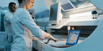 Lenovo представила первую в мире батарею для ноутбуков емкостью 1000 Вт·ч