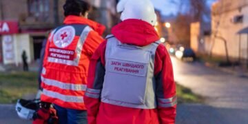 РФ атаковала Запорожье: КАБ попал в многоэтажку, есть раненые