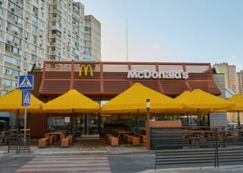 «McDonald’s Украина» открыл новый ресторан на левом берегу Киева