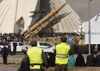Иран баллистикой ударил по крупнейшему в мире СПГ-комплексу в Катаре