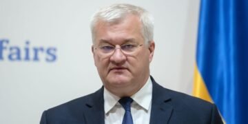 «Государственный бандитизм»: МИД угрожает Венгрии санкциями, та говорит — инкассаторов депортировали