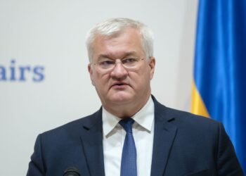 Украина требует от Венгрии немедленно вернуть похищенные средства Ощадбанка