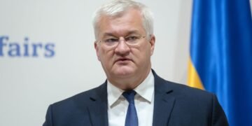 Украина требует от Венгрии немедленно вернуть похищенные средства Ощадбанка