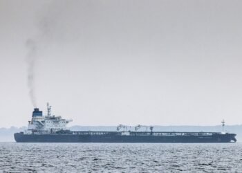 В ЕС обсуждают ужесточение санкций против теневого флота РФ: под удар попадут порты