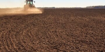 Посевная кампания 2026 года в Украине отстает на 35,7% от прошлогодней — в 9 областях засеяно 53,4 тыс. га