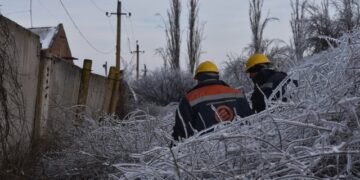 Более 14,8 тыс. работников объектов критической инфраструктуры получат по 20 тыс. грн в качестве доплаты за восстановительные работы в феврале