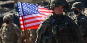 США срочно перебрасывают тысячи военных на Ближний Восток, — Reuters