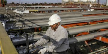 Ирак и Курдистан договорились возобновить экспорт нефти через Турцию