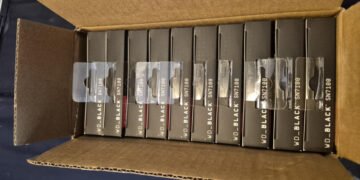 Пользователь Reddit похвастался получением 10 NVMe SSD вместо одного